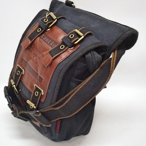 Kaukko Unisex Black Canvas Chest/Travel Bag - Picture 2 of 8